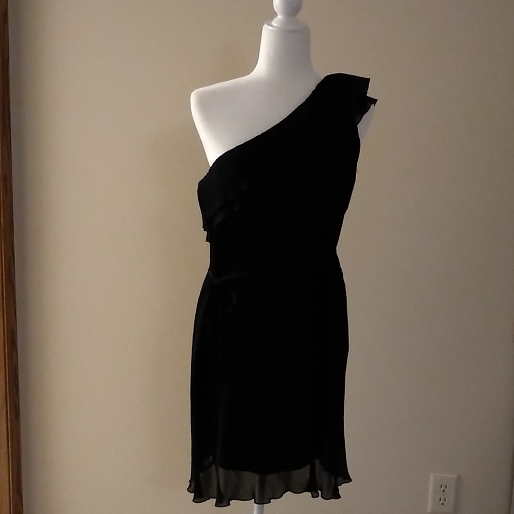Little black dress👗